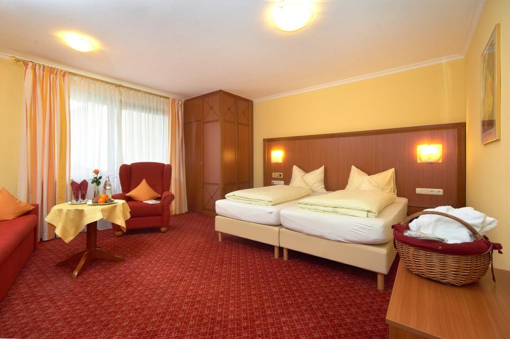 Kurhotel Kaiser Trajan Бад-Геггинг Номер фото